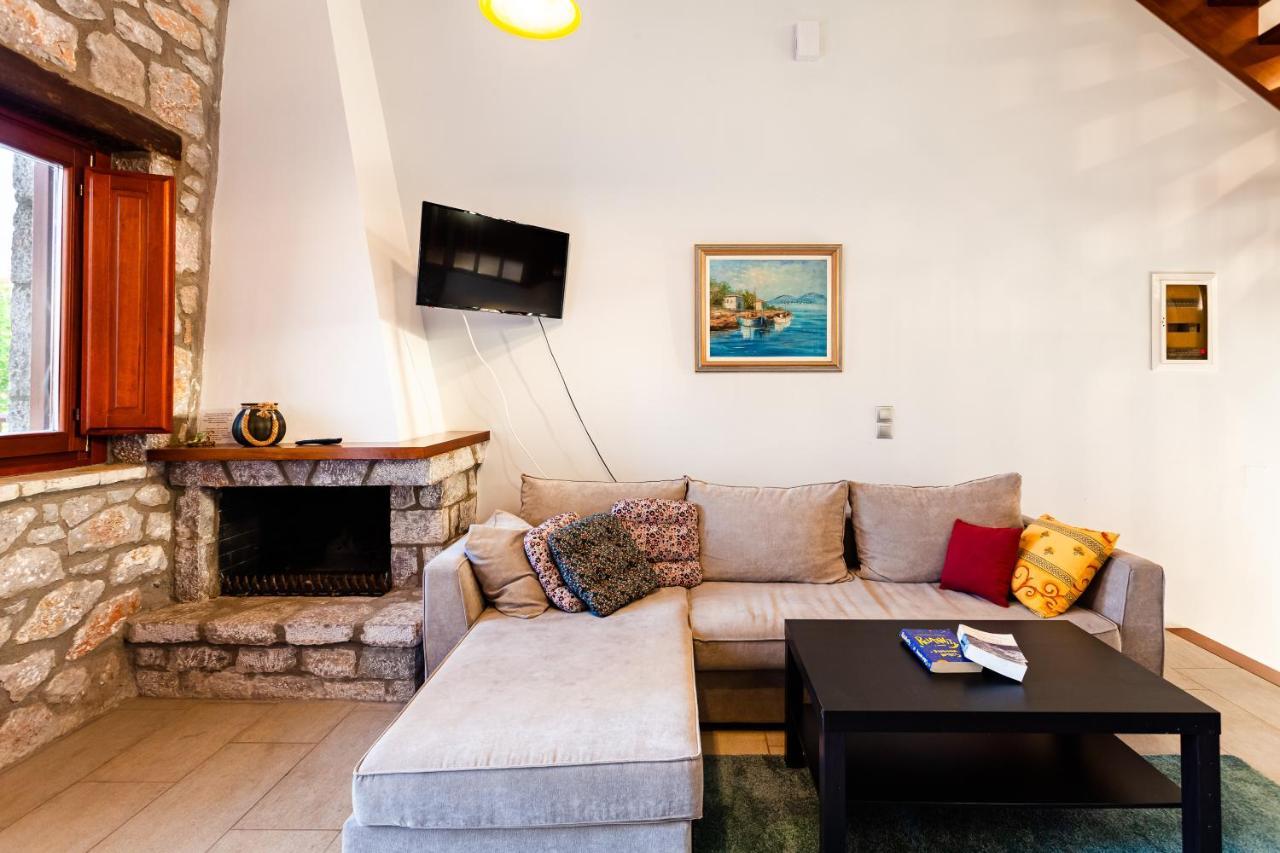 Seaside Dukes Villas Parálion Ástros Bagian luar foto